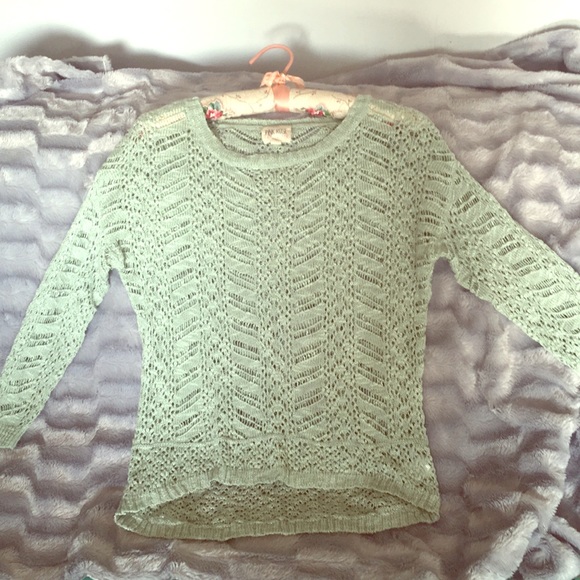 🍄5 for $25🍄Hi-lo open weave sweater/top - Picture 2 of 7